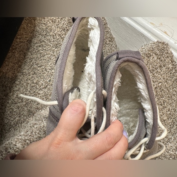 UGG Neumel Men’s Gray Fur Lined Lace Up Chukka Boot Size 9 - Picture 7 of 8